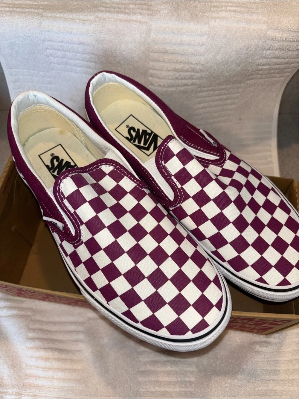 Vans Classic Slip-On Checkerboard Sneakers in Burgundy/White